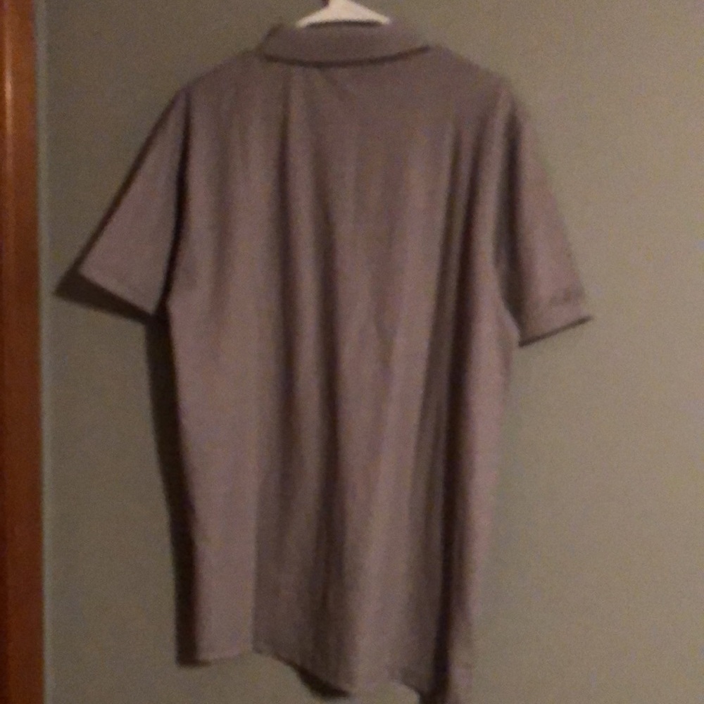 BRAND NEW MEN’S POLO SHIRT SIZE MEDIUM! NEW WITH TAGS ON IT! - Picture 2 of 2